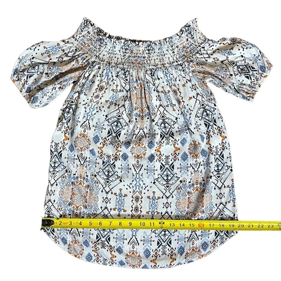 Karen Kane Southwest Pattern Ruched Neckline Puff Sleeve Top Size Small - Picture 11 of 11